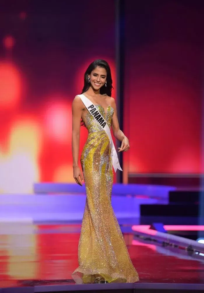 miss universe white gown